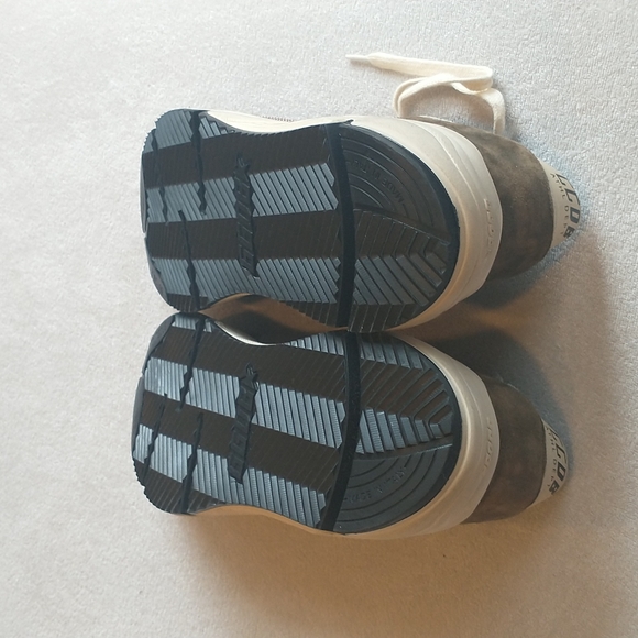 New Golden Goose Men's Lace Up Running Sneakers - Picture 10 of 14